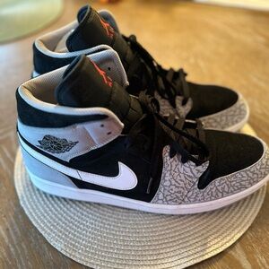 Jordan 1 Mid SE Elephant Print Size 14